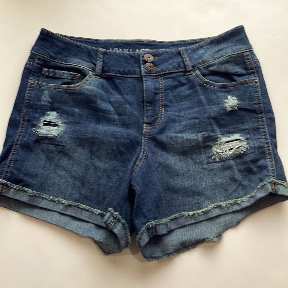 Women’s distressed shorts